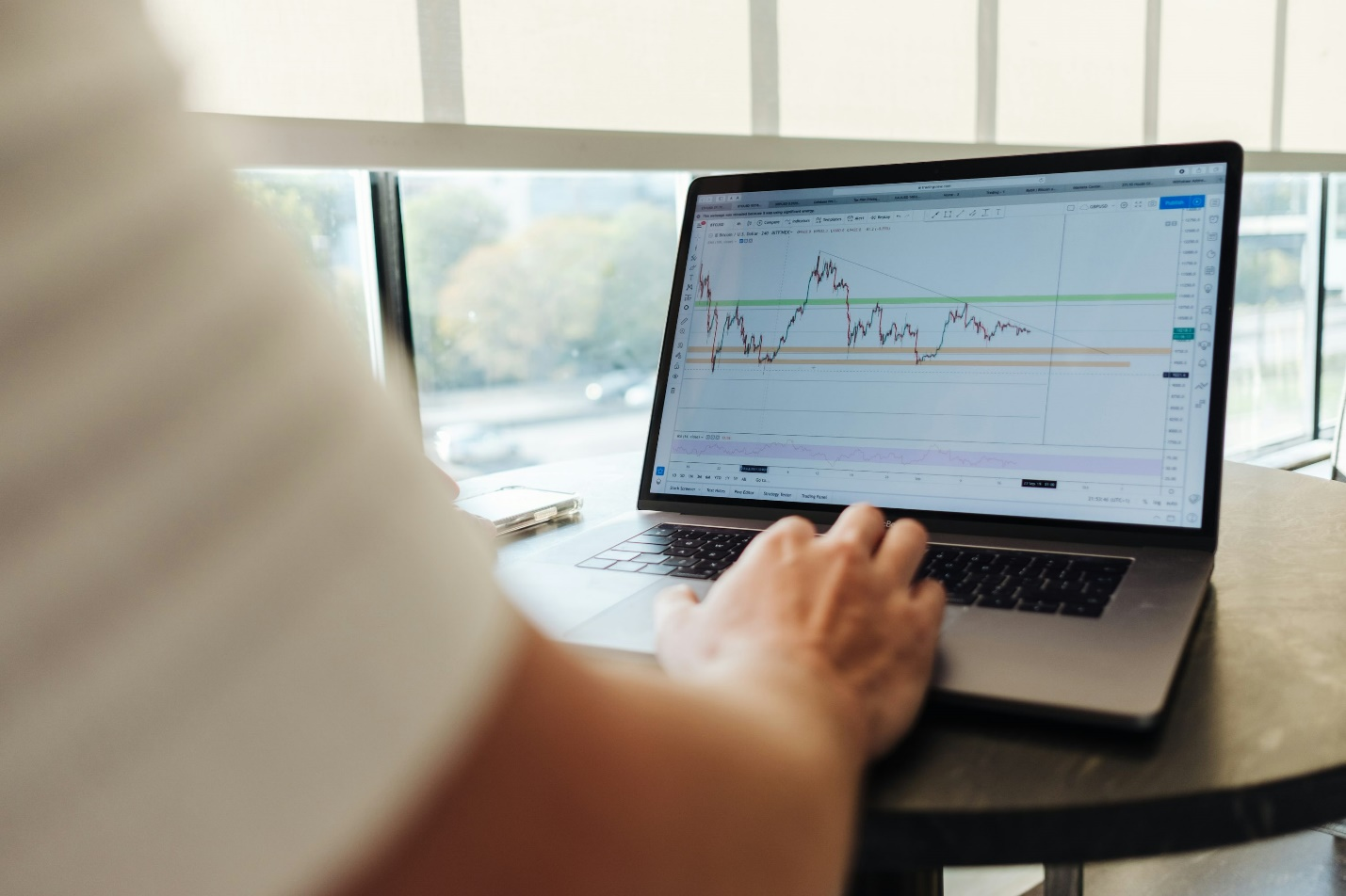understanding the pros of online business retirement models as described by fund manager Jayden Scott